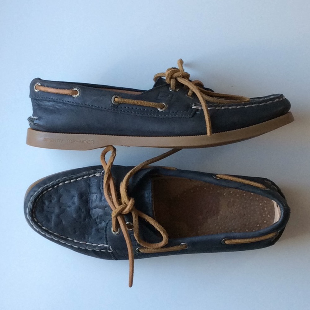 Sperry whale tail embossed shoes!Never worn! 🐳